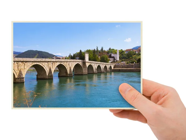 位于波斯尼亚和黑塞哥维那维舍格勒的旧桥 我的照片 在白色背景下被隔离 — 图库照片