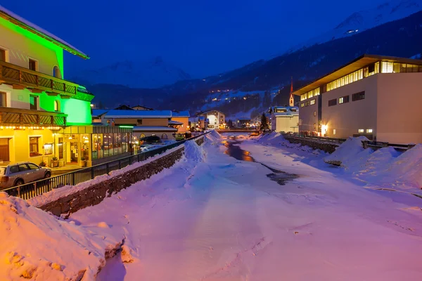 Estación de esquí de montaña Solden Austria al atardecer — Foto de Stock