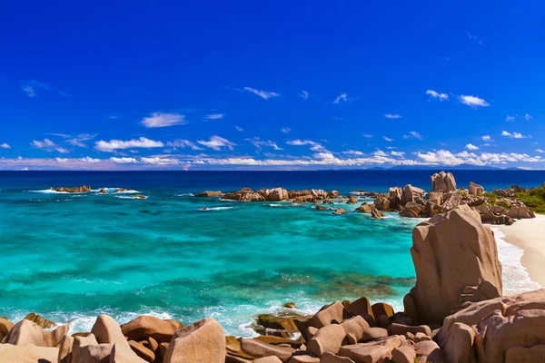 Panorama tropické pláže na Seychelách — Stock fotografie