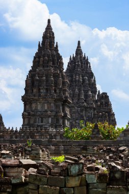 Endonezya 'daki Yogyakarta yakınlarındaki Prambanan tapınağı - seyahat ve mimari geçmişi