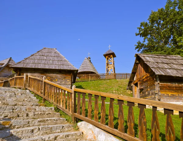 Traditioneel Dorp Drvengrad Mecavnik Servië Architectuur Reisachtergrond — Stockfoto