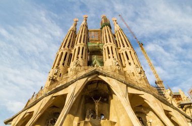 ünlü sagrada familia Katedrali cephe Barcelona, İspanya.