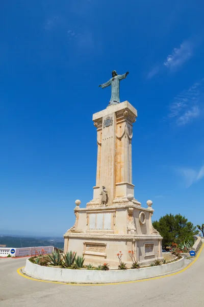 Standbeeld van Jezus van het heilig hart op menorca eiland hoogste po — Stockfoto