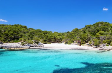 Cala turqueta Beach'te güneşli gün, menorca Adası, İspanya.