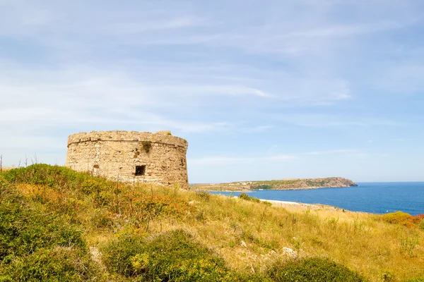 Torre den Penjat cenário de forte despreocupado em Menorca, Espanha — Fotografia de Stock