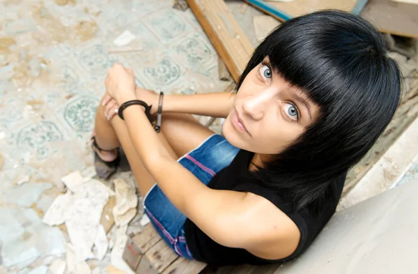 Woman has been arrested and handcuffed — Stock Photo, Image