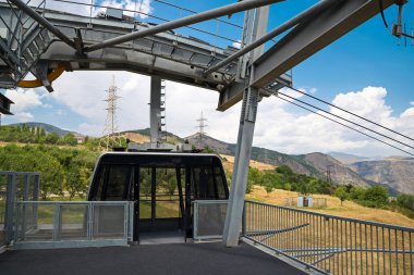 Tatev 'in Kanatları, Dünyanın En Uzun Ters Kablo Arabası