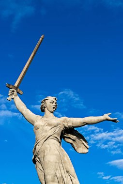 Volgograd, Rusya - 5 Haziran 2021: Anavatan çağırıyor. Volgograd, Rusya 'daki anıt. Anıt anıt 1967 'de inşa edildi.