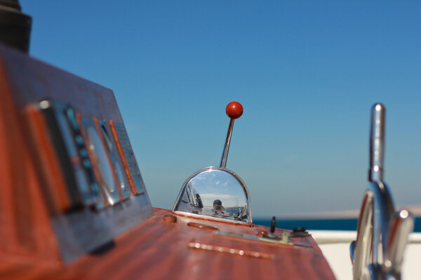 Throttle yacht