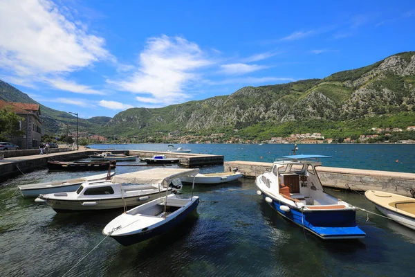 Лодки Гавани Городе Котор Черногория — стоковое фото