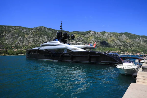Luxurious Large Super Motor Yacht — Stock Photo, Image