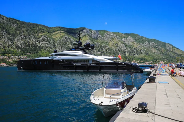 Luxurious Large Super Motor Yacht — Stock Photo, Image