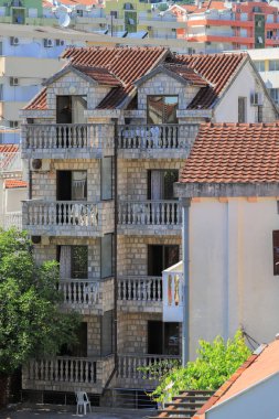 Karadağ 'da çok katlı bir yer 