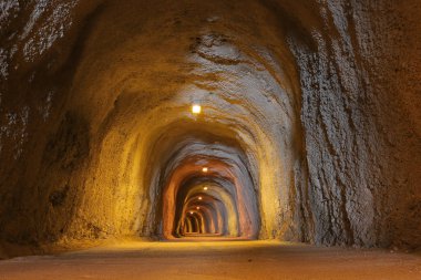 Karadağ 'da aydınlatmalı tünel mağarası 