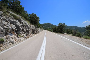 Dağlarda yokuş yukarı.