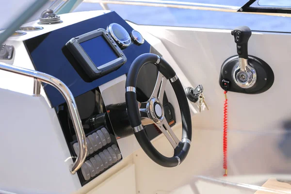 Cockpit Motor Boat Steering Wheel Throttle Control — Stock Photo, Image