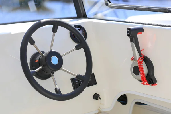 Cockpit Motor Boat Steering Wheel Throttle Control — Stock Photo, Image
