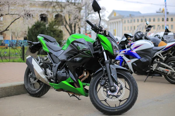 2019年4月14日 乌克兰基辅 Kawasaki Z250Sl摩托车 — 图库照片
