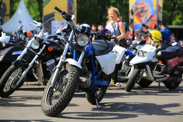 Kiev Oekraïne Mei 2019 Motorfietsen Parkeren Straat — Stockfoto