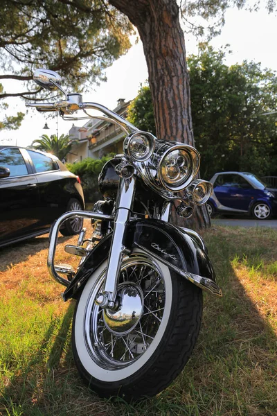 Grado Włochy Lipca 2019 Śmigłowiec Motocyklowy Harley Davidson Deluxe — Zdjęcie stockowe