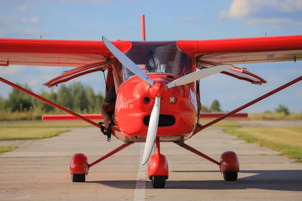 Nalyvaykivka Ukraina Sierpnia 2020 Samolot Śmigła Aeroprakt 32L Pasie Startowym — Zdjęcie stockowe