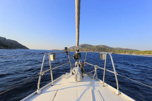 Bow Sailing Yacht View Sailboat — Foto de Stock