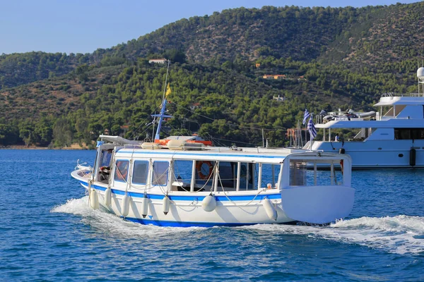 Small Tourist Boat Greece — стоковое фото