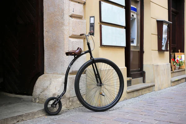 Old Retro Bicycle Larger Front Wheel — ストック写真