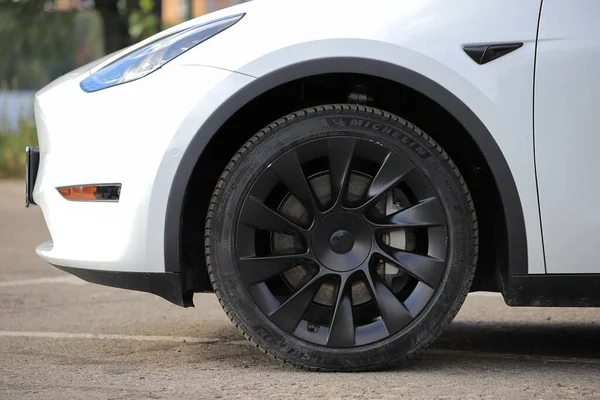 Kiew Ukraine September 2022 Schwarzes Reifenrad Nahaufnahme Eines Autos Tesla — Stockfoto
