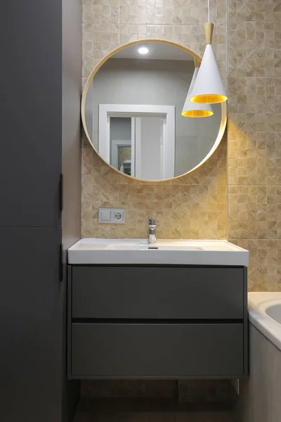 Mobiliário Casa Banho Com Pia Espelho — Fotografia de Stock