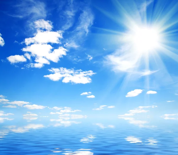 Very beautiful sunny sky on the sea background — Stock Photo, Image