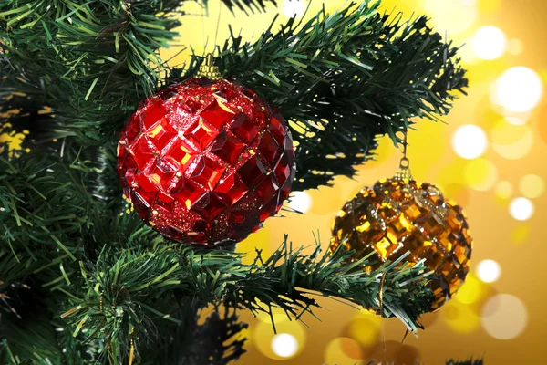 Närbild av julgran dekorationer — Stockfoto