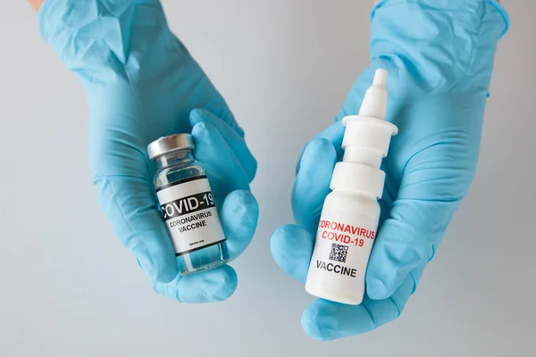 Vaccin Covide Intranasal Liquide Dans Main Infirmière — Photo
