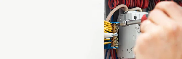 Den Elecrtircan Installere Elektriske Ledninger Huset - Stock-foto