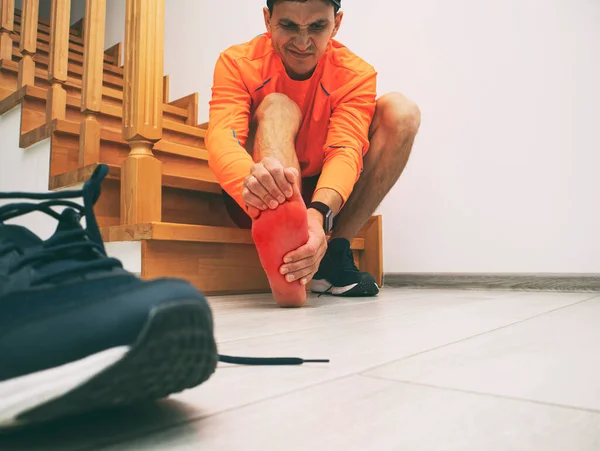 Běžec Připravuje Útěk Odhalil Bolí Noha — Stock fotografie