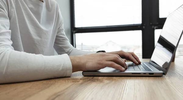 Young Man Working Laptop Computer While Sitting Coworking Space Freelance — Stok fotoğraf