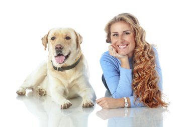 Köpeği olan kız.