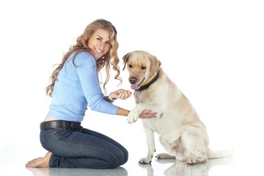 Köpeği olan kız.