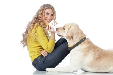 Köpeği olan kız.