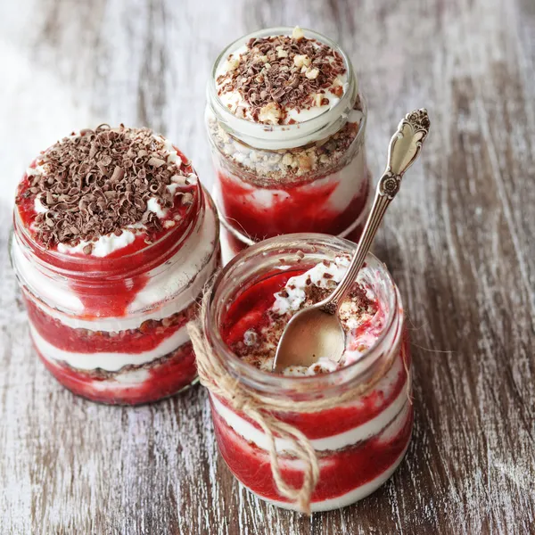 Dessert in pot — Stockfoto