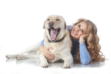 Köpeği olan kız.