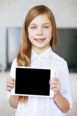tablet pc ile çocuk