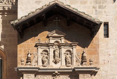 heykeller üzerinde giriş katedral Granada, İspanya