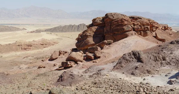 石质沙漠中的风景橙色岩石 以色列Eilat附近的Shkhoret峡谷 — 图库照片