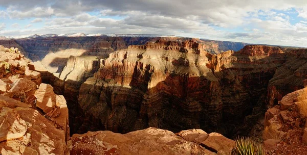 Grand Canyon Arizona Verenigde Staten Vanaf Skywalk Bewolkte Winterdag — Stockfoto