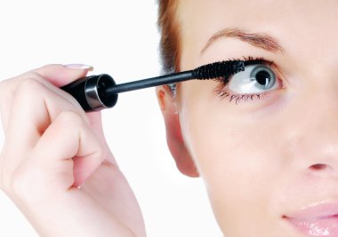 göz kalemi olan kadın