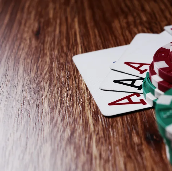 Aces and poker chips — Stock Photo, Image