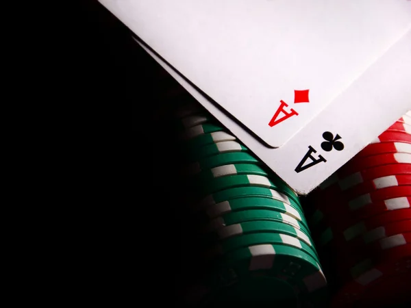 Two aces and chips — Stock Photo, Image