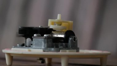 İçerideki müzik kutusu, klaimba mekanizması