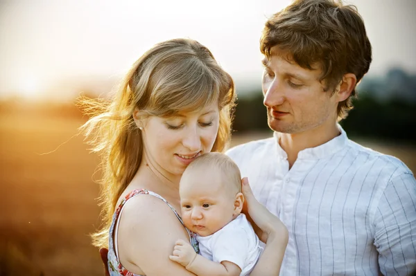 Familia feliz — Foto de Stock